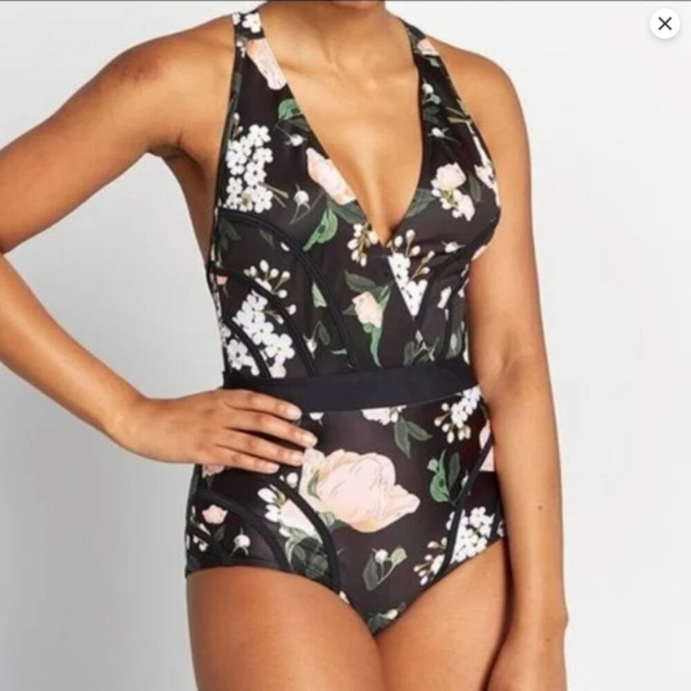 Gilda One Piece black floral EUC Size Medium
